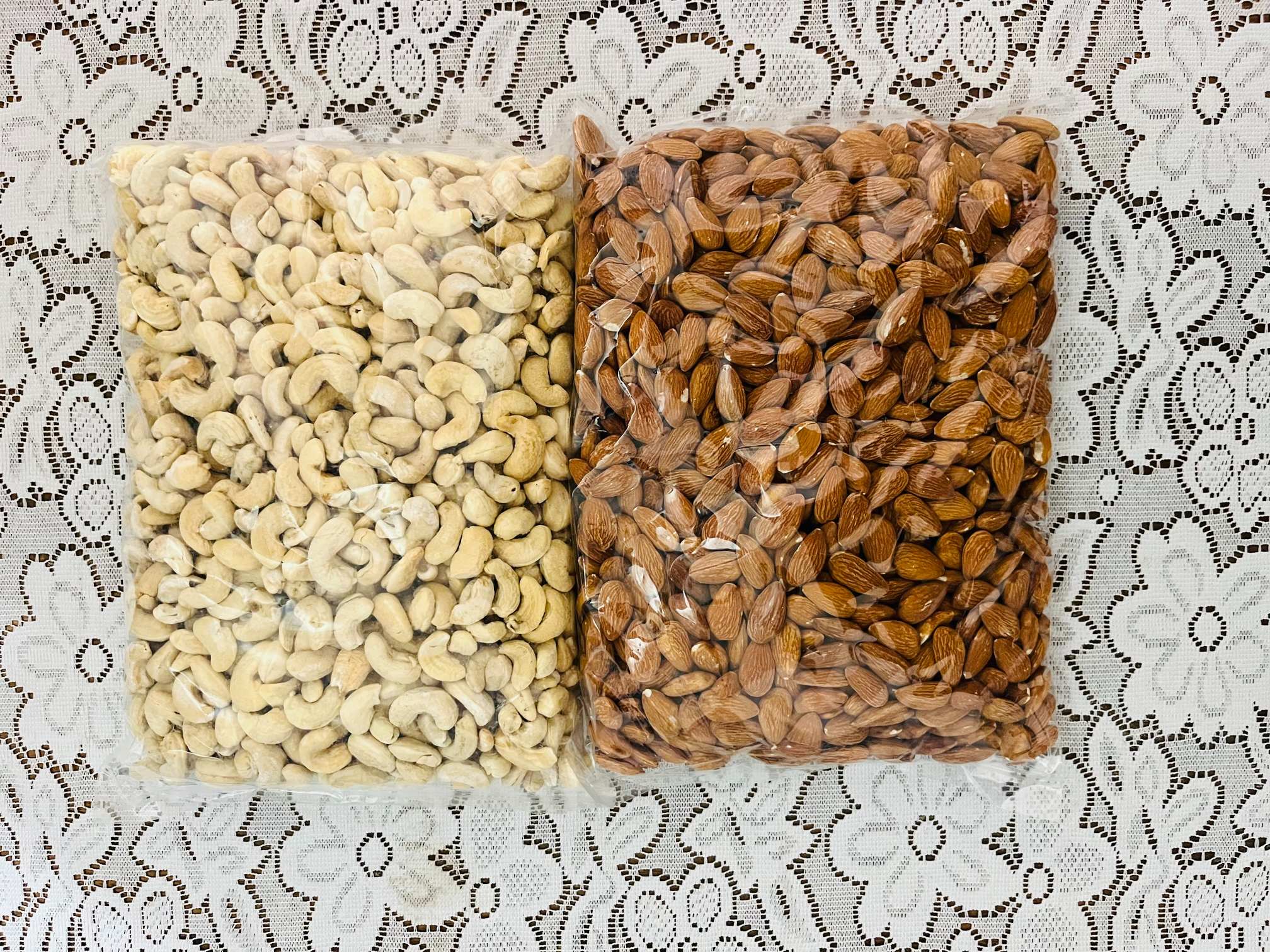 Almonds & Cashew Nuts Combo Pack _ Almond Cashew Dry Fruits Mix _ Premium Fresh & Natural Nuts for Daily Use 100gm - Almonds & Cashew Nuts Combo Pack - (Almonds 50gm + Cashew Nuts 50gm) - Image 1
