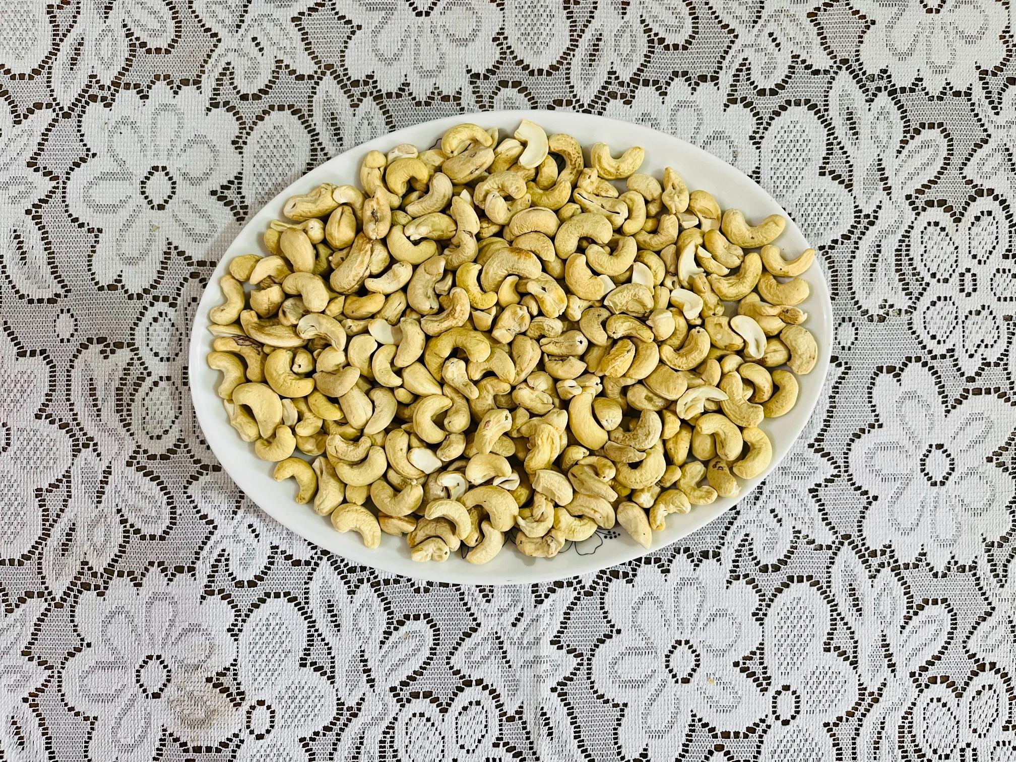 Cashew Nut (Kaju Badam) – Premium Quality Fresh & Crunchy Nuts _ Rich in Protein, Healthy Fats & Antioxidants _ Boosts Brain, Heart Health & Energy _ 100% Natural, Chemical-Free 3 500gm- Cashew Nut (Kaju Badam) – Premium Quality Fresh & Crunchy Nuts - Image 1