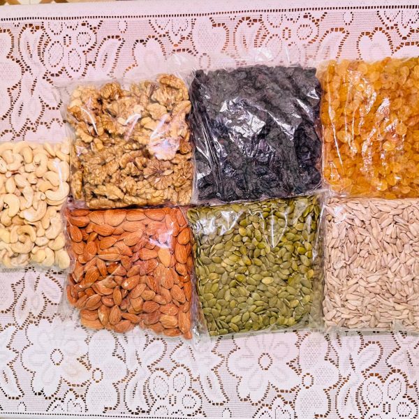 (3.5 kg) - Dry Fruits , Nuts & Seeds Healthy Combo 7 – Cashew Nuts - 500gm , Almond - 500gm , Walnut - 500gm , Black Raisins - 500gm & Golden Raisins - 500gm , Pumpkin Seeds - 500gm & Sunflower Seeds - 500gm