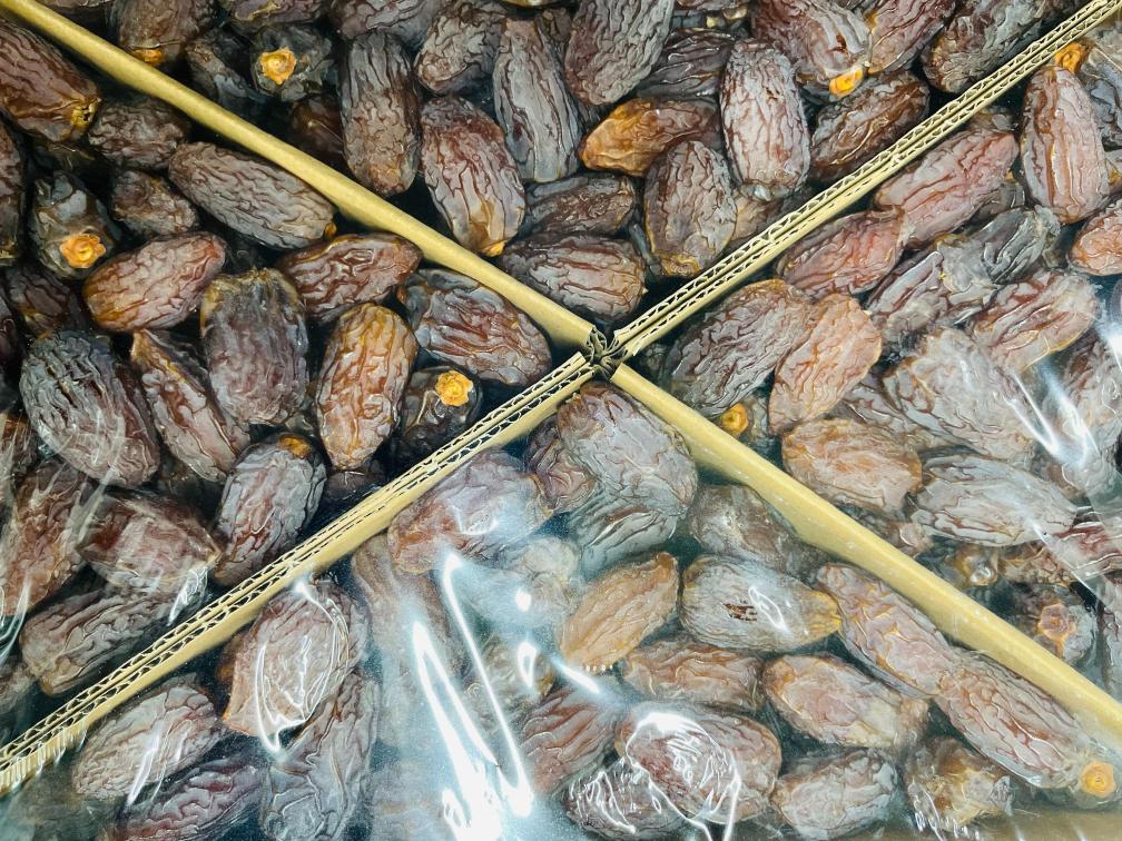 IMG_5573 1kg - Medjool Dates From Egypt - Image 1