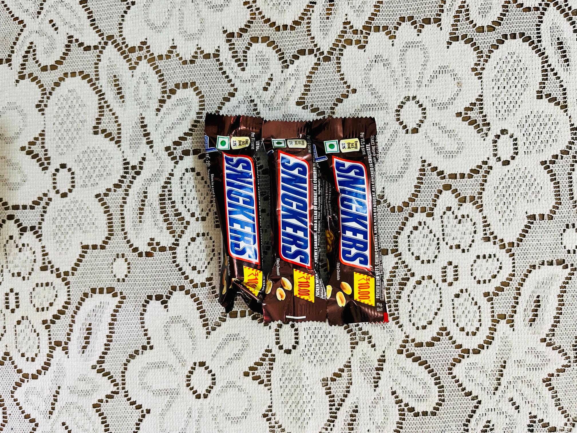IMG_5709 Snickers Chocolate Bar (11.5gm x 3 pieces) – Milk Chocolate with Peanuts, Caramel & Nougat - Image 1