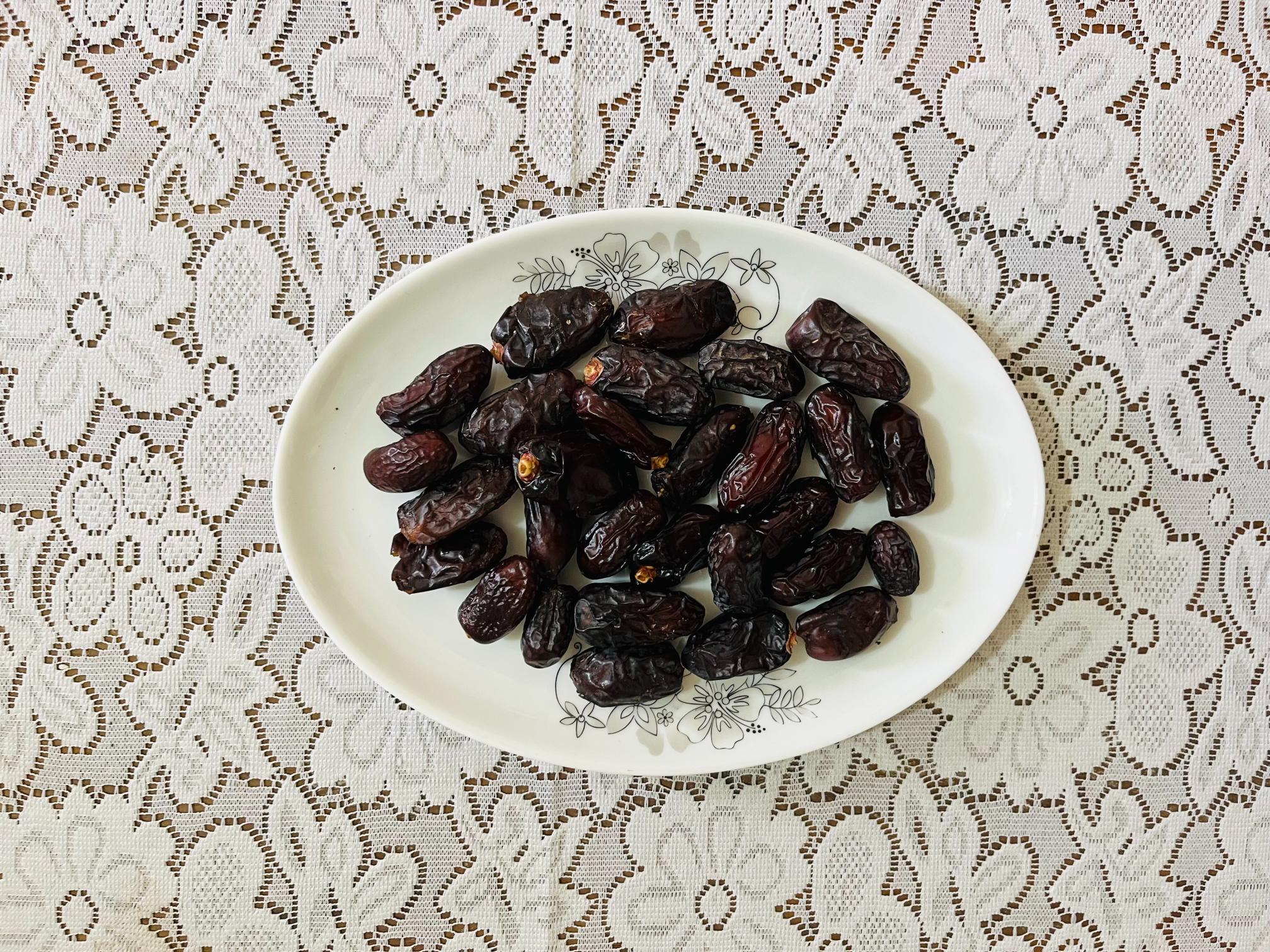 IMG_6694 2kg - Safawi Dates -(Safawi Khajur) – Premium Quality Soft & Fresh Dates - Image 1